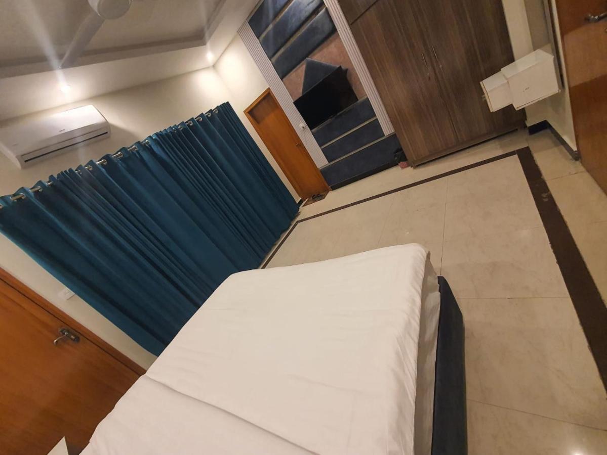 Rose Valet Guest House อิสลามาบัด ภายนอก รูปภาพ