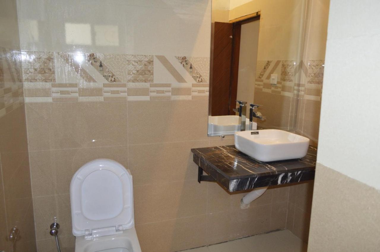 Rose Valet Guest House อิสลามาบัด ภายนอก รูปภาพ